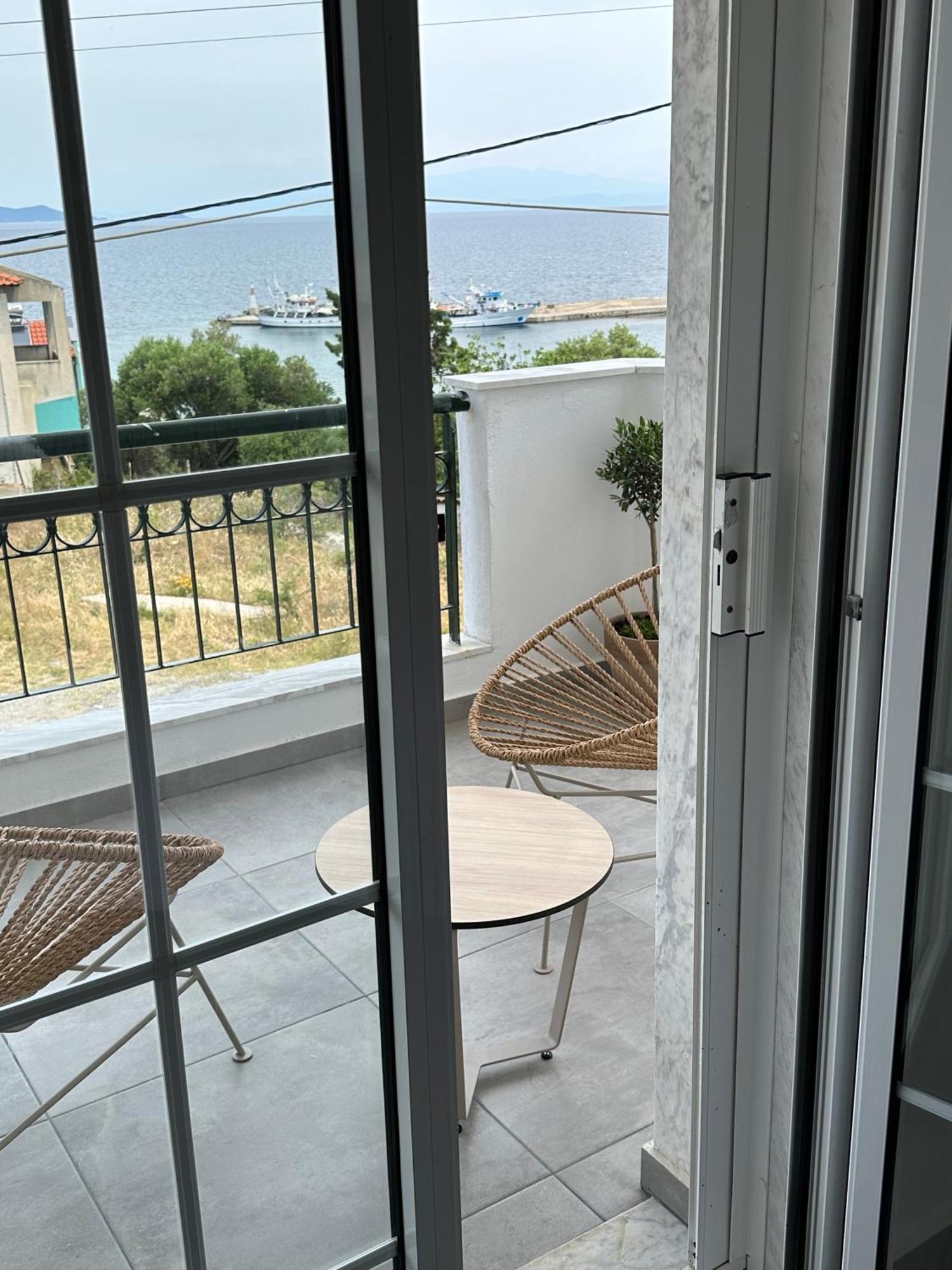 Villa Eleni Greece - Wonderful Sea View Studios Nea Roda Dış mekan fotoğraf