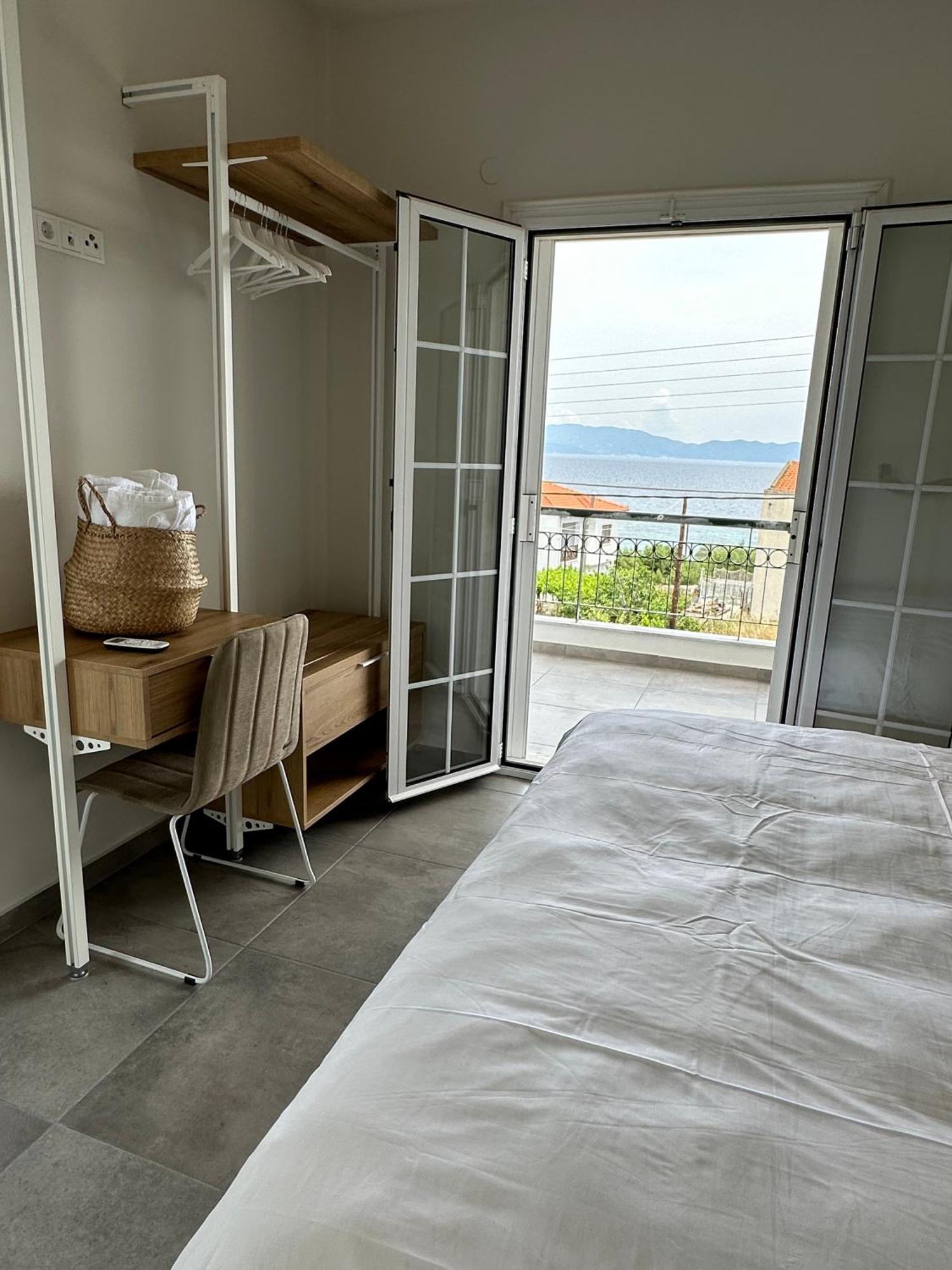 Villa Eleni Greece - Wonderful Sea View Studios Nea Roda Dış mekan fotoğraf